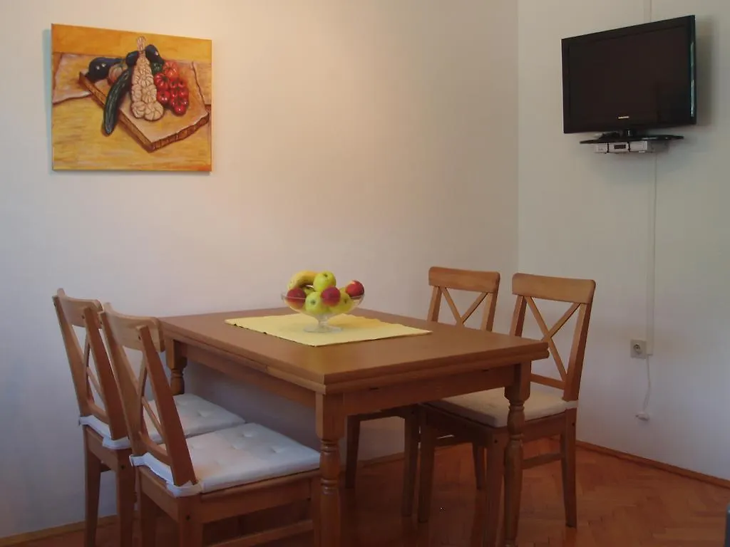 Apartments Tonka Frankovic Moscenicka Draga Guest house